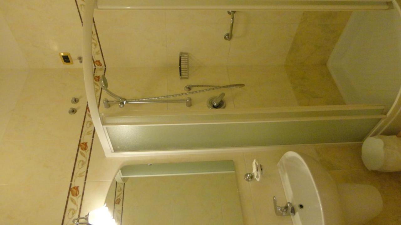 La Rosa 3*